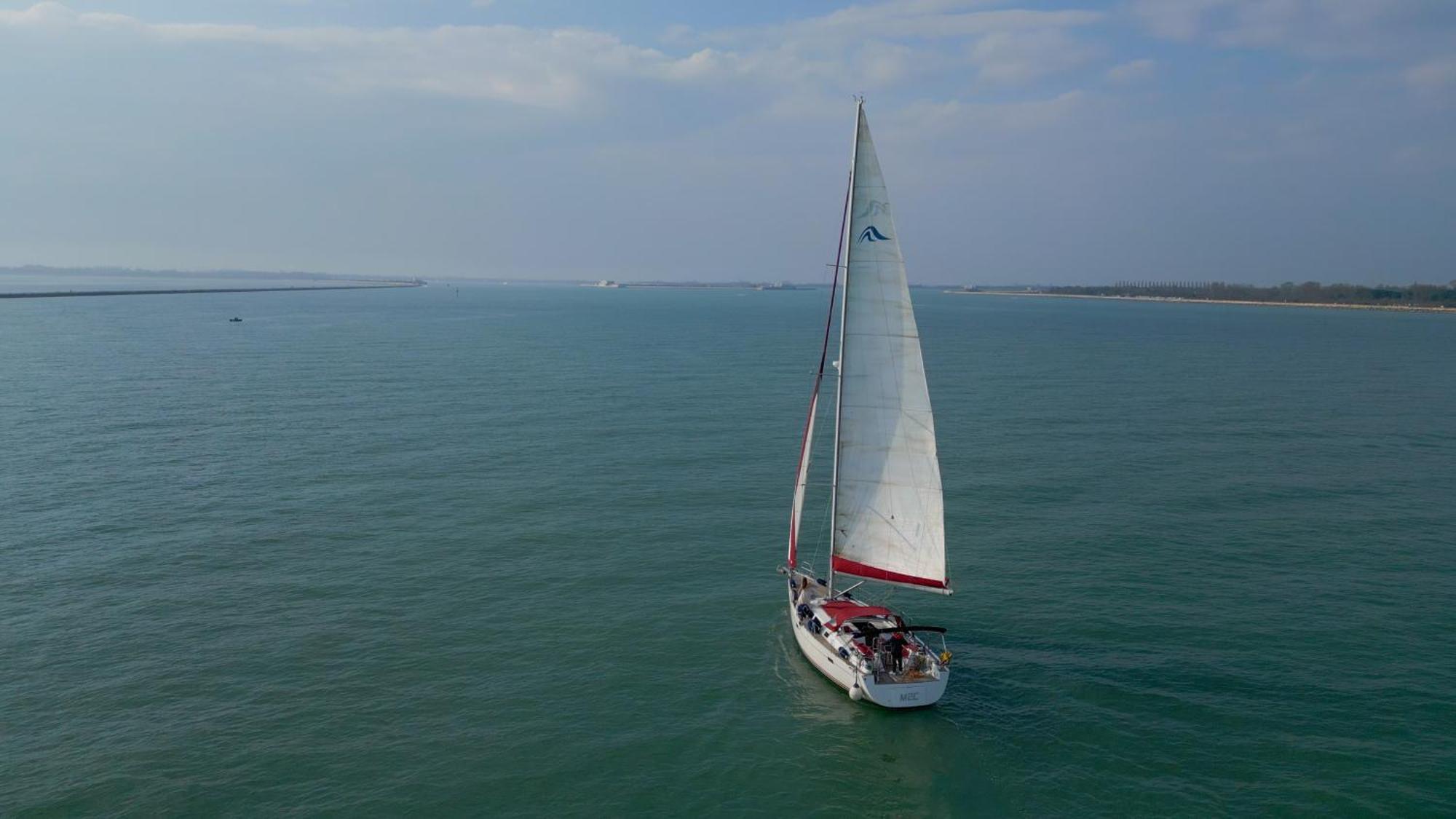 Hop Aboard! Sailing Excursion Included In Botel *